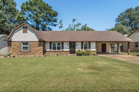 6796 Pecanhill Dr, Bartlett, TN 38135