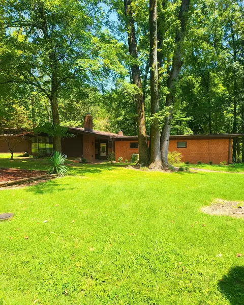 3332 Woodhaven Dr, Memphis, TN 38128