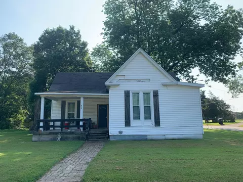 418 S College St S, Halls, TN 38040