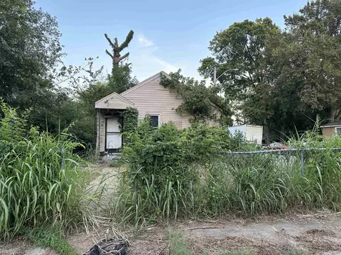 902 N Bingham St, Memphis, TN 38108