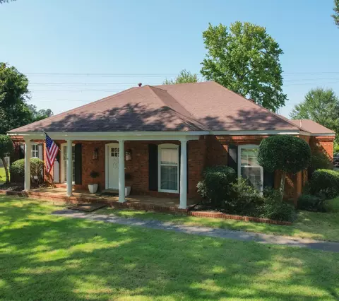 7566 Woodbend Cv, Germantown, TN 38138