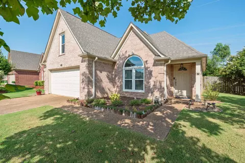1960 Chartridge Dr, Cordova, TN 38016
