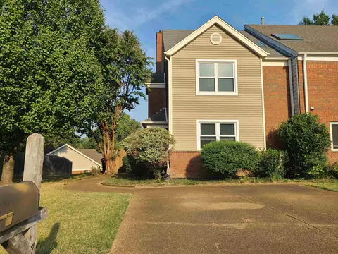 712 S Walnut Woods Cv, Memphis, TN 38018