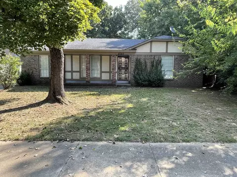 4040 Berrybrook Rd, Memphis, TN 38115