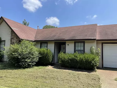 4520 Northwood Hills Dr, Memphis, TN 38128