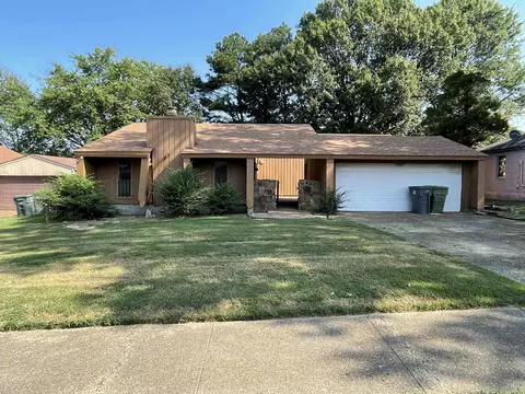 6488 Rocky Park Dr, Memphis, TN 38141