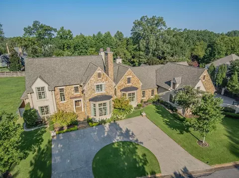 207 Meadowgrove Ln, Memphis, TN 38120