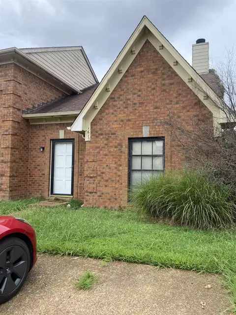 1615 Red Barn Dr, Memphis, TN 38016