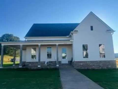 2130 N Greenbrier Lakes Blvd, Piperton, TN 38017
