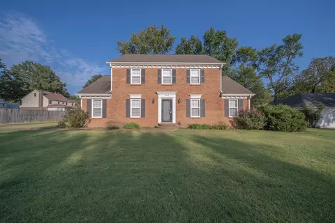 2968 Cross Country Dr, Germantown, TN 38138