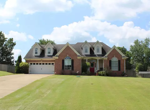 261 Williamsburg Dr, Atoka, TN 38004