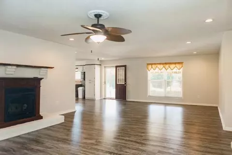 457 Maple Cir, Hickory Flat, MS 38633 photo 3