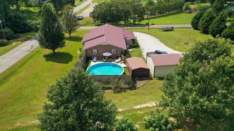 457 Maple Cir, Hickory Flat, MS 38633 photo 2