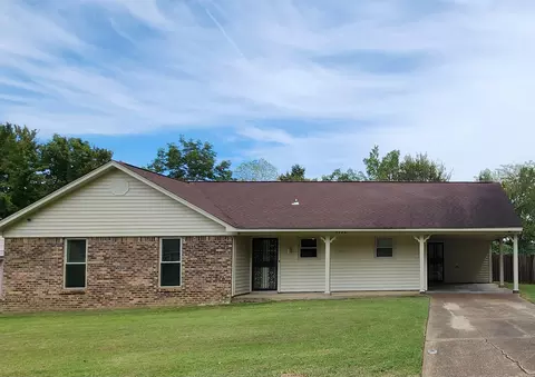 3922 E Christine Gardens Rd E, Memphis, TN 38118