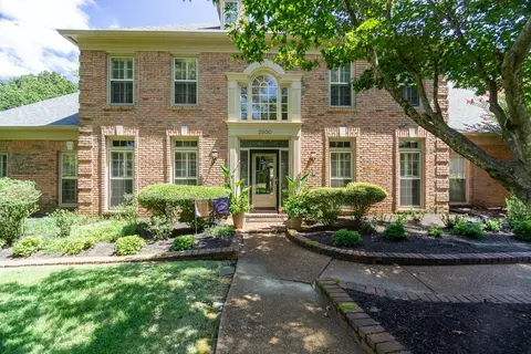 2900 Waterleaf Dr, Germantown, TN 38138