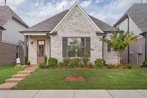 350 Cherokee Cir, Oakland, TN 38060