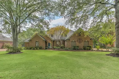 2600 Dibrell Trail Dr, Collierville, TN 38017