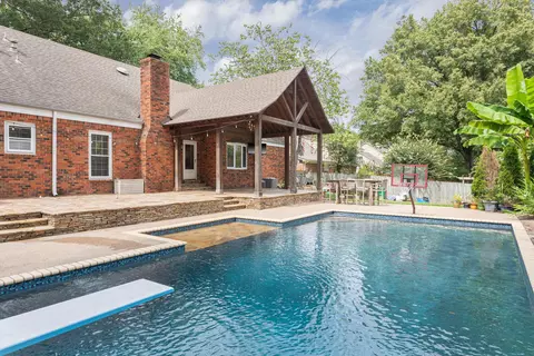 1614 E Mchenry Cir, Germantown, TN 38138
