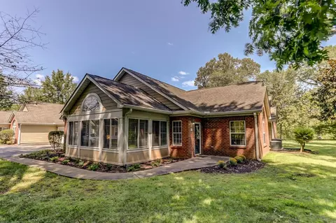 1103 Oak Timber Cir #63, Collierville, TN 38017