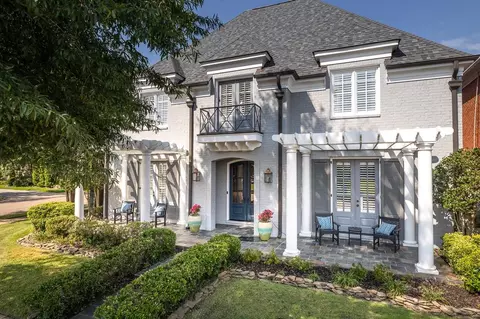 1867 Old Towne Ln, Germantown, TN 38139