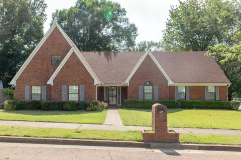 3891 Oak Forest Dr, Bartlett, TN 38135