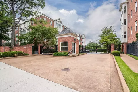 591 Lexington Club Ct #304R, Memphis, TN 38117