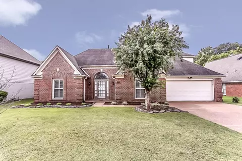 8761 Forest Breeze Dr, Cordova, TN 38018