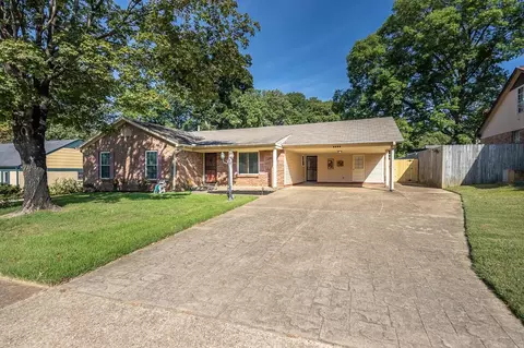 5568 Montpelier Dr, Bartlett, TN 38134