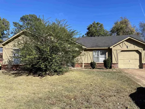 4990 Applewood Dr, Memphis, TN 38118