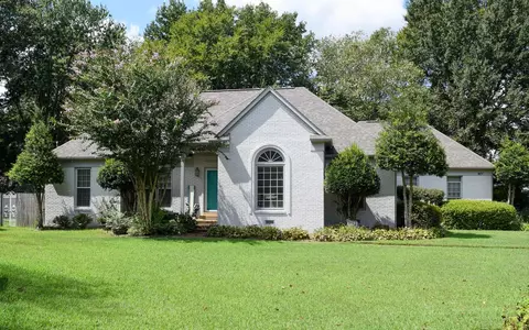 907 Valleywood Cv, Collierville, TN 38017