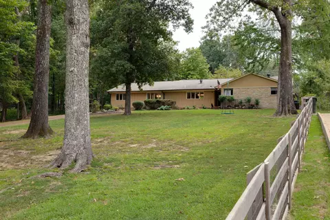 1320 E Crestwood Dr, Memphis, TN 38119