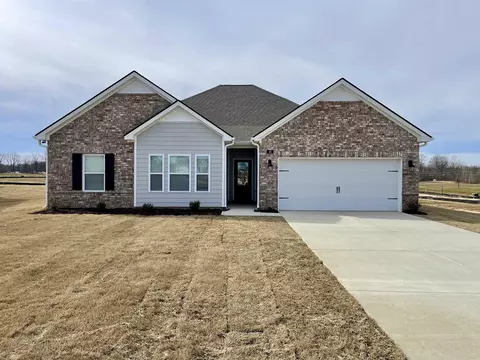 45 Robinwood Ln, Oakland, TN 38060