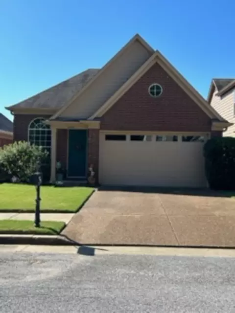 8595 Napoli Dr, Cordova, TN 38018