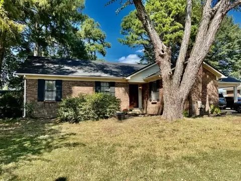 360 Laura Ann Dr, Collierville, TN 38017