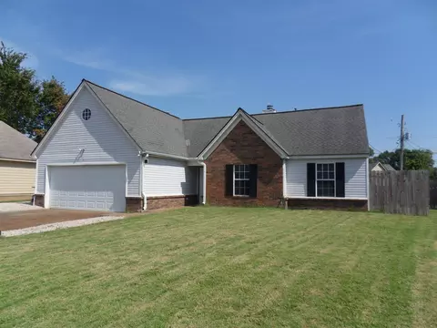 5930 Cottage Hill Dr, Millington, TN 38053