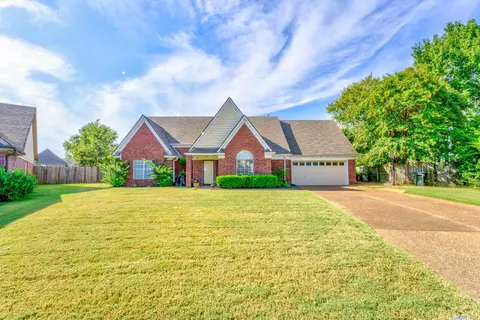 250 Saybrook Cv, Collierville, TN 38017