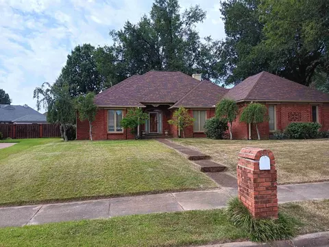 6585 Star Valley Dr, Bartlett, TN 38134
