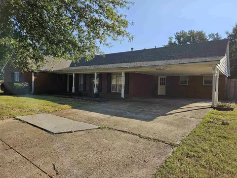 3316 Foxbriar Dr, Memphis, TN 38115
