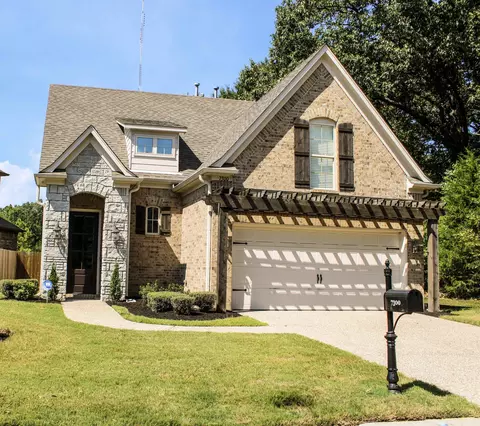 7300 Winter Gate Dr, Cordova, TN 38018