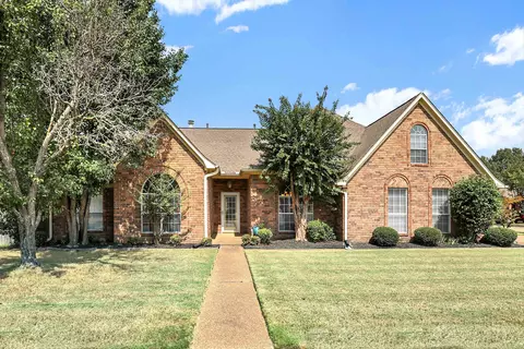 284 Red Wolf Dr, Collierville, TN 38017