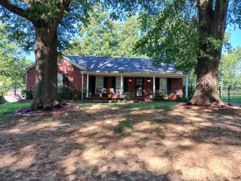 2885 Kenneth Rd, Memphis, TN 38128