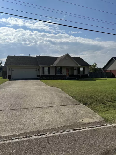 3042 Meade Lake Rd, Atoka, TN 38004