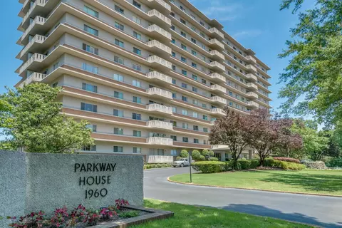 1960 N Parkway Ave #905, Memphis, TN 38112