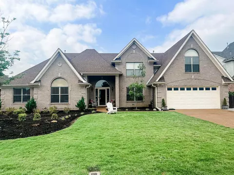 480 Lewis Fairway Dr, Oakland, TN 38060