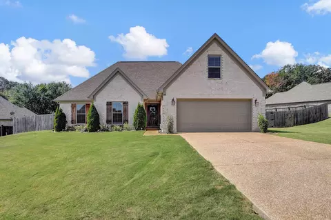 100 Creekside Dr, Senatobia, MS 38668