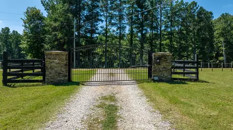 7084 Helene Dr, Millington, TN 38053