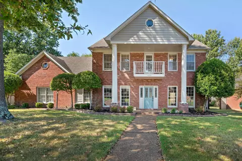 1235 Creek Valley Dr, Collierville, TN 38017