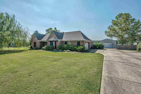 8097 Freudenberg Dr, Millington, TN 38053