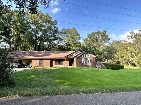 5730 Hilltop Rd, Memphis, TN 38135