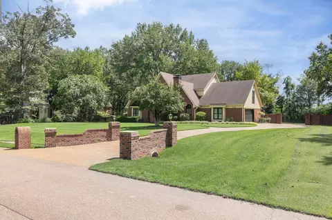 10161 Barn Hill Dr, Collierville, TN 38017